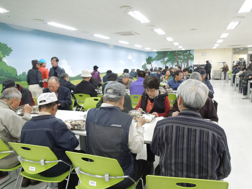 SK 이노베이션 연계 어르신 무료급식 행사 실시_1